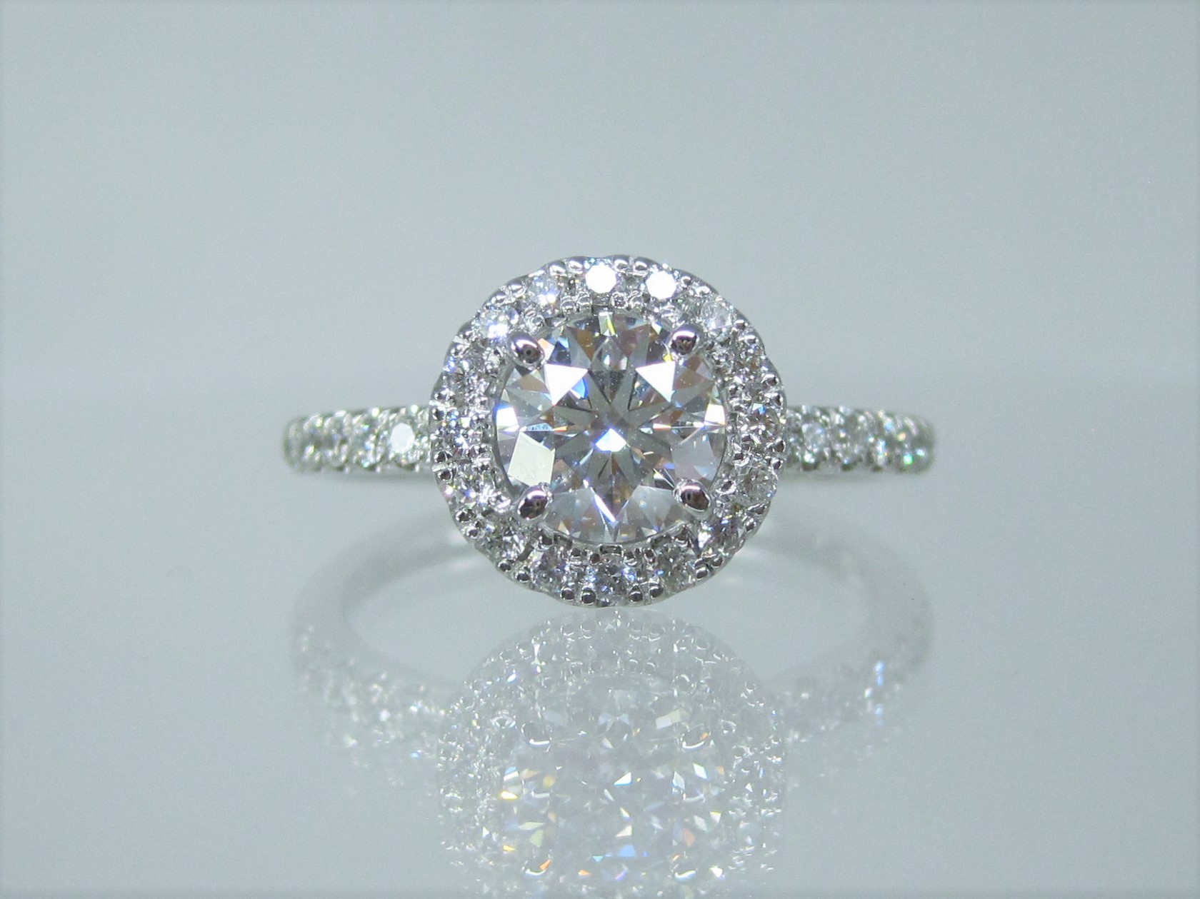 婚約指輪をよりゴージャスなダイヤリングにイメージチェンジ。 | ジュエリーリフォーム・修理の専門店｜大阪・豊中にあるRe:Switch