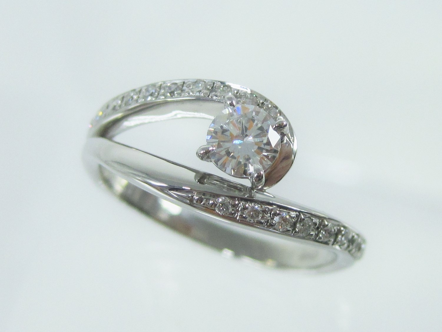 母のダイヤの指輪を新しいデザインのリングにリフォーム | ジュエリーリフォーム・修理の専門店｜大阪・豊中にあるRe:Switch